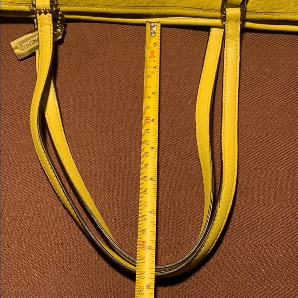 Coach leather zipper Neverfull tote w/metal tag